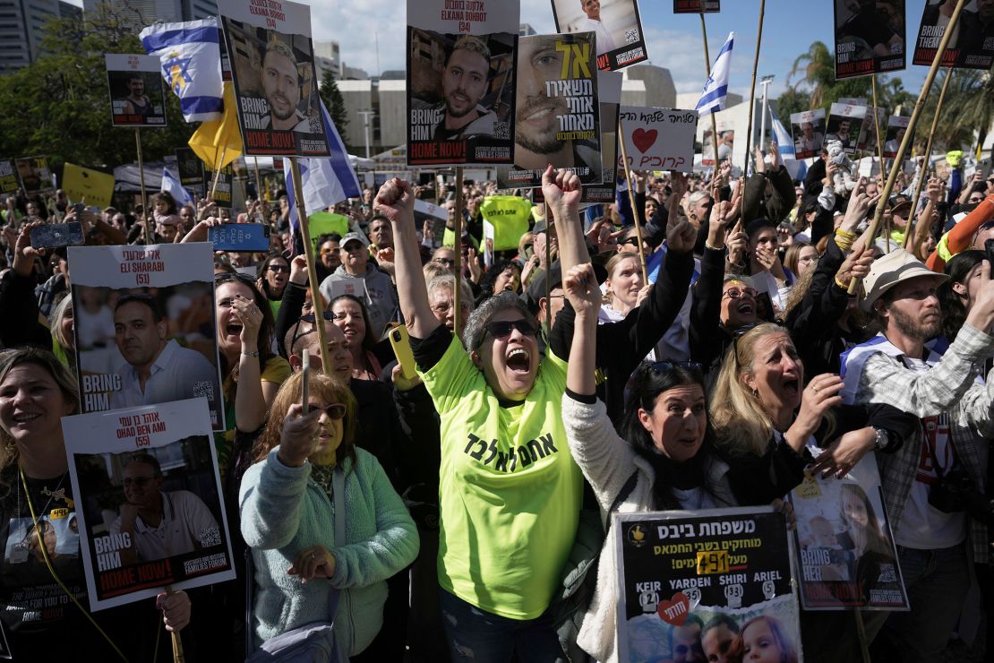 Persone a Tel Aviv